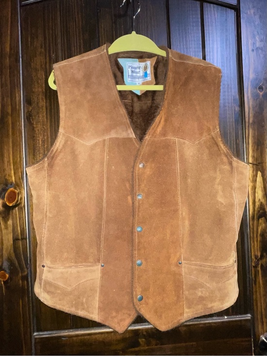PIONEER Other - 1970’s PIONEER Suede Vest in Chestnut Brown
